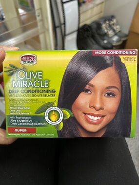 African Pride Olive Miracle Deep Conditioning Anti-Breakage No-Lye Relaxer Super